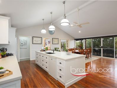 34 Murchison Drive, Swan View WA 6056