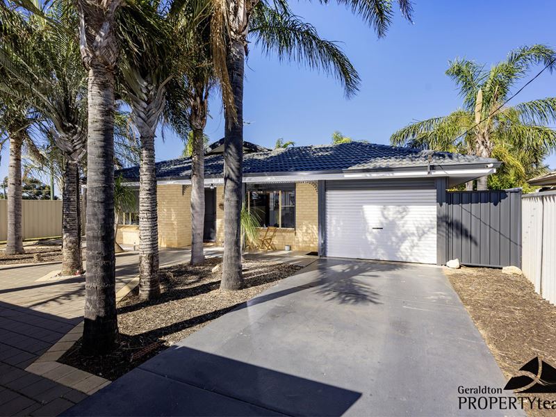 8 Hibiscus Street, Utakarra