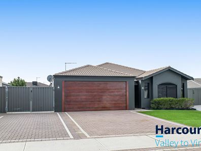8 Mayroyd Drive, Ellenbrook WA 6069