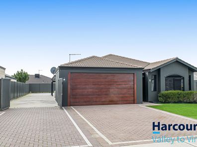 8 Mayroyd Drive, Ellenbrook WA 6069