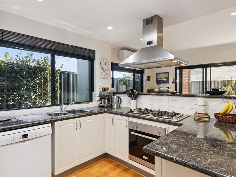 4 Vellum Loop, Aveley WA 6069