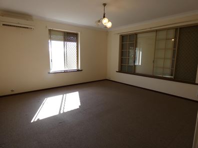 142 Blackadder Road, Swan View WA 6056