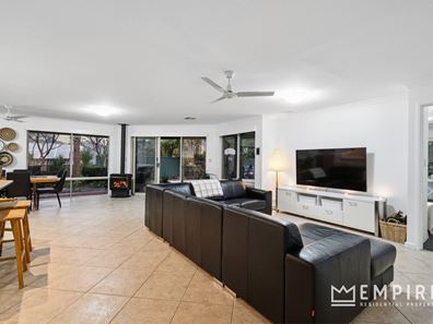 21 McKenzie Road, Samson WA 6163