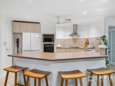 21 McKenzie Road, Samson WA 6163