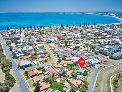 10 Lake Street, Rockingham WA 6168