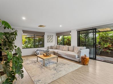 8 Tallering Drive, Ellenbrook WA 6069