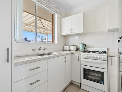 24 Carvie Street, Hillman WA 6168