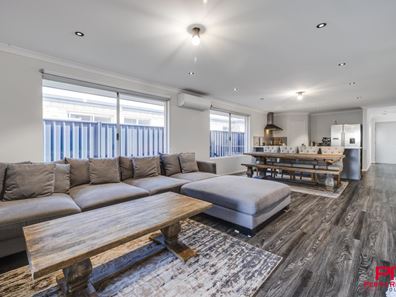 18 Barro Bend, Yanchep WA 6035