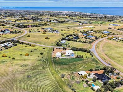 23 Redcliffe Concourse, White Peak WA 6532