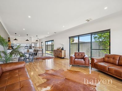 8 Coomallo Boulevard, Wandi WA 6167