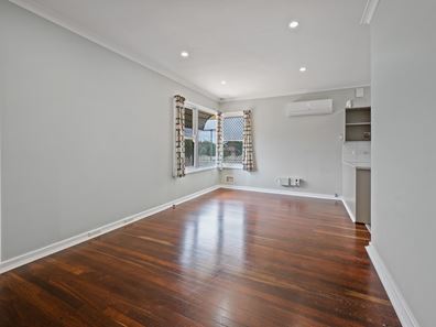 10 Felicia Street, Rangeway WA 6530