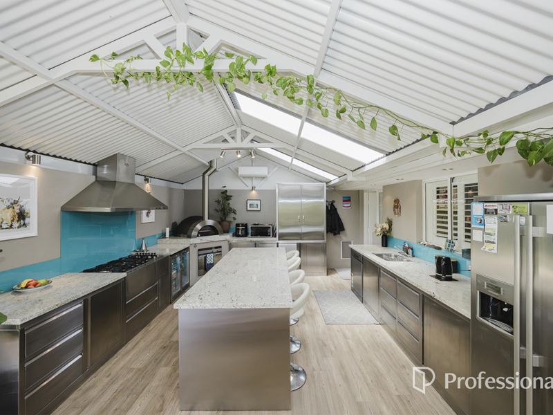 12 Blaxland Avenue, Two Rocks