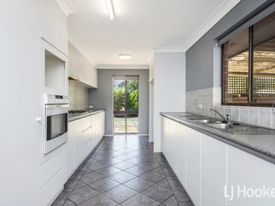 7 Nuytsia Place, Pinjarra WA 6208