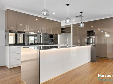 6 Portes Road, Southern River WA 6110