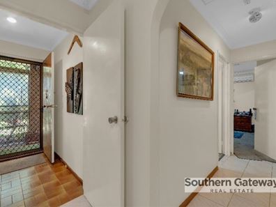 31 Mandfield Way, Parmelia WA 6167