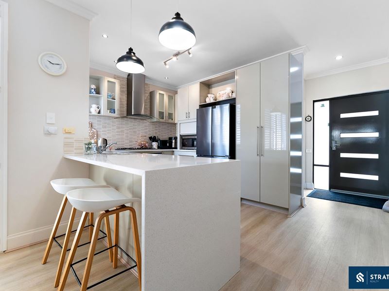 7/451 Riverton Drive East, Riverton