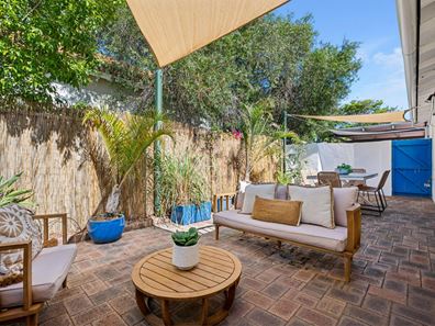 1/24 Caporn Street, Crawley WA 6009