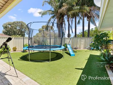 14 Harcourt Place, Bellevue WA 6056
