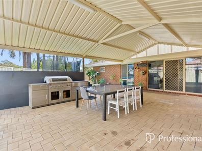 14 Harcourt Place, Bellevue WA 6056