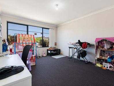 95C Amherst Road, Canning Vale WA 6155
