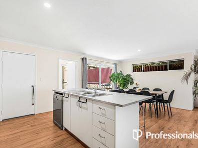 8A Loughton Way, Balga WA 6061