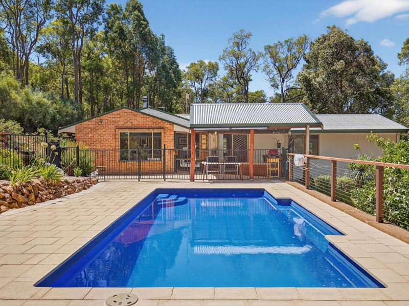 31 Simons Drive, Roleystone WA 6111