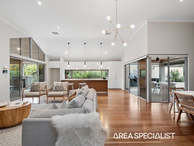 52 King Albert Road, Trigg WA 6029