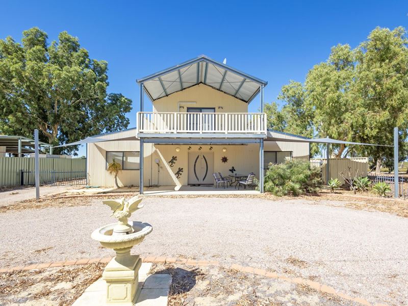 7 White Court, Eneabba