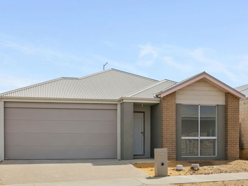 14 Uluwatu Crescent, Eglinton WA 6034