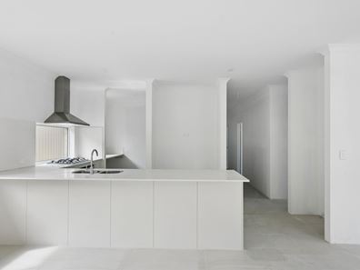 14 Uluwatu Crescent, Eglinton WA 6034