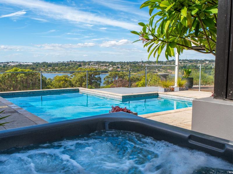 30 Woodland Loop, Edgewater