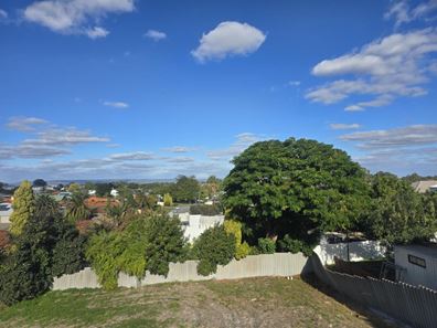 4A Rothbury Road, Embleton WA 6062