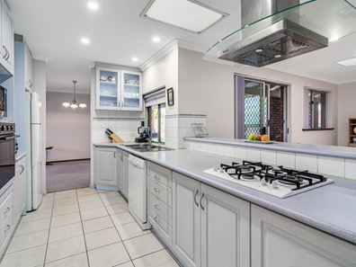 30 Dutton Crescent, Hamersley WA 6022