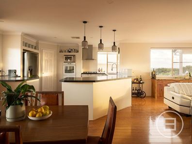 126 Oceanside Promenade, Mullaloo WA 6027
