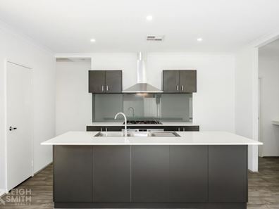 76 Greenpoint Way, Hilbert WA 6112