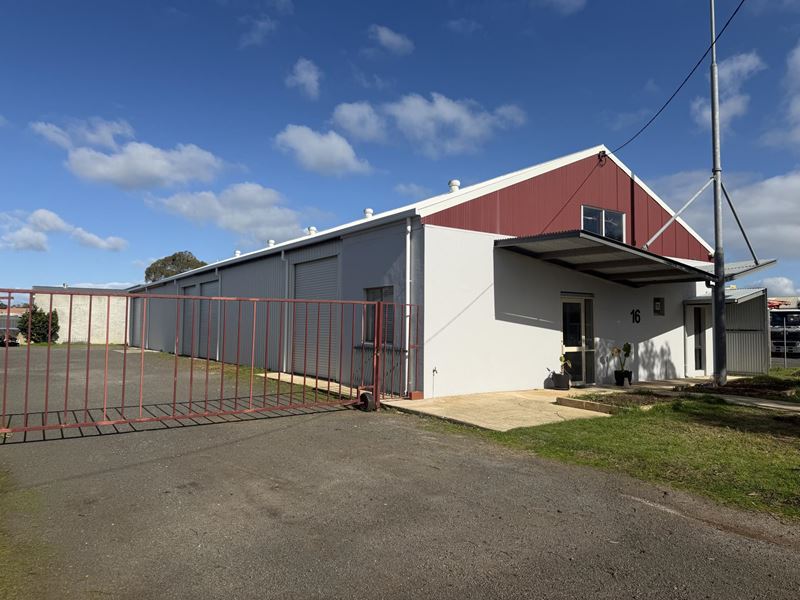 16 Fairlawn Road, Busselton