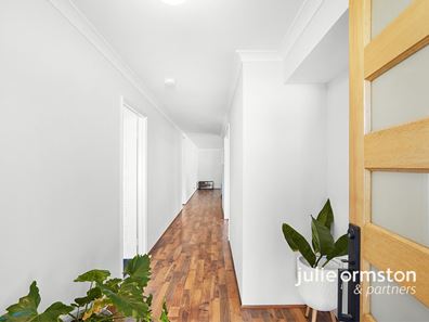11 Pintabona Drive, Sinagra WA 6065