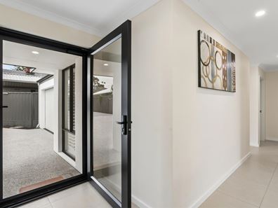 1A Aliffe Street, Morley WA 6062