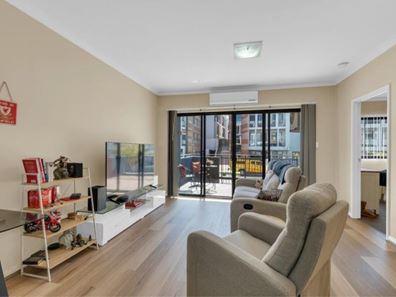 28/2 Stockton Bend, Cockburn Central WA 6164