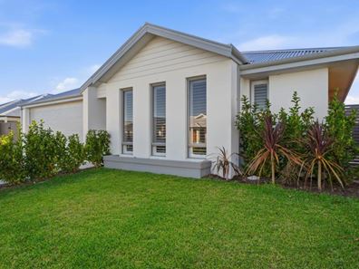 8 Bindarri Loop, Yanchep WA 6035