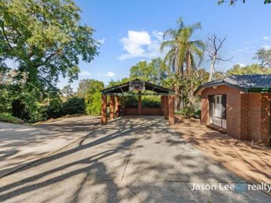 8 Kurrajong Street, Roleystone WA 6111