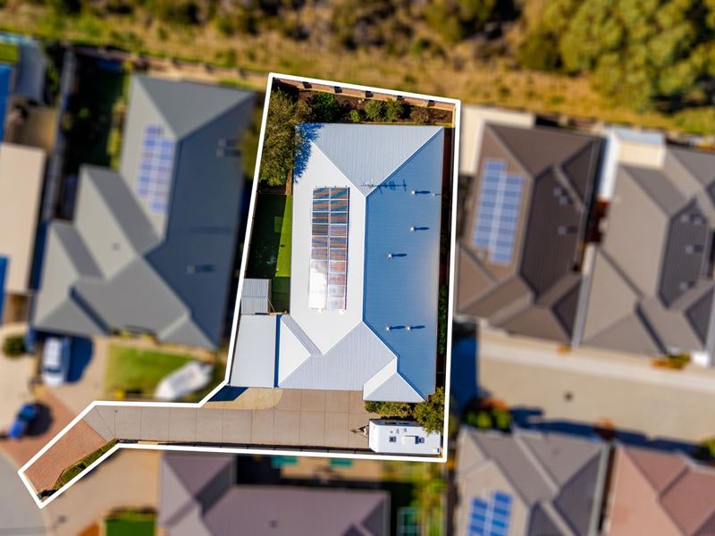 6 Highland Crescent, Meadow Springs
