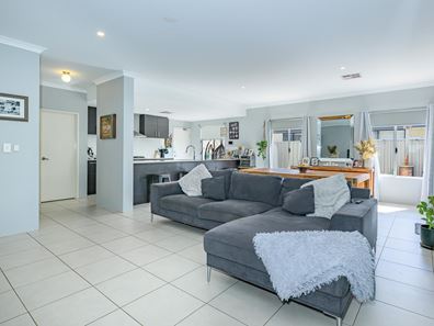 13 Wonnich Street, Byford WA 6122