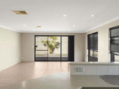 16 Cawana Parkway, Lakelands WA 6180