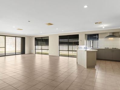 16 Cawana Parkway, Lakelands WA 6180