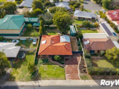 16 Armitage Drive, Geographe WA 6280