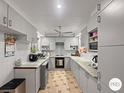 8 Shimmon Place, Pegs Creek WA 6714