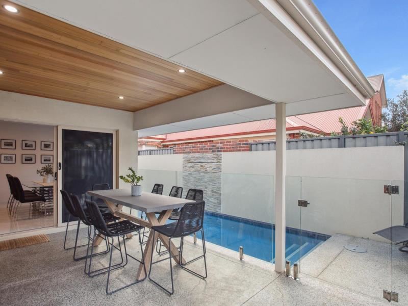 4 Barrow Court, Mount Claremont WA 6010