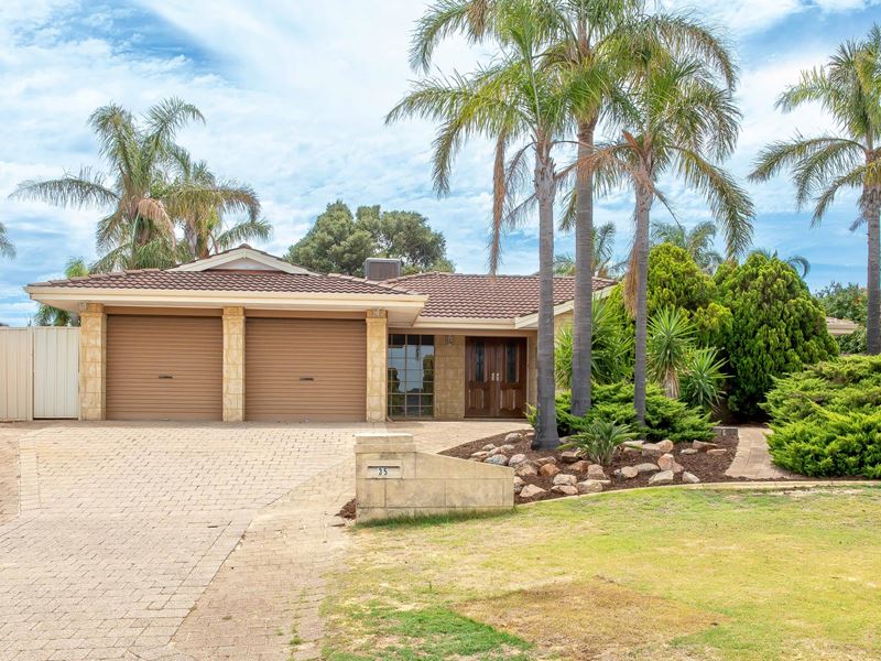 35 The Crest, Woodvale WA 6026