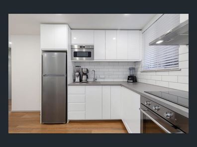 9A/49 Herdsman Parade, Wembley WA 6014